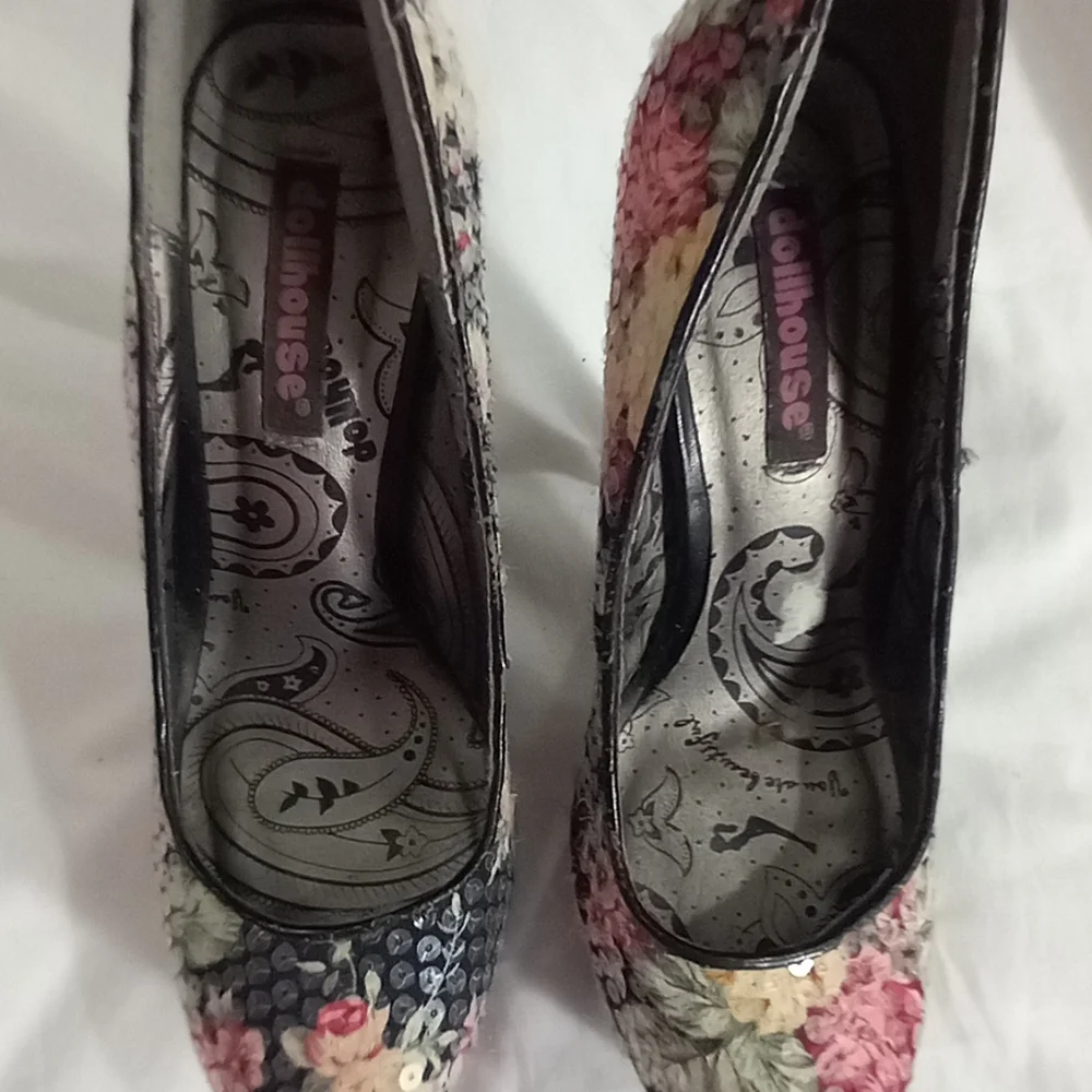 Dollhouse Lannah Heels - Picture 6 of 7